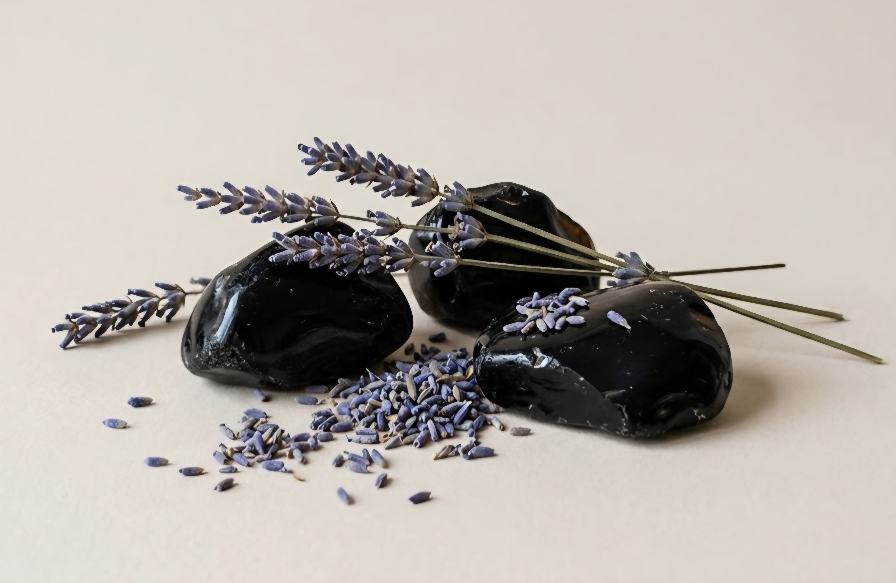 Black Amber & Lavender Shower Gel